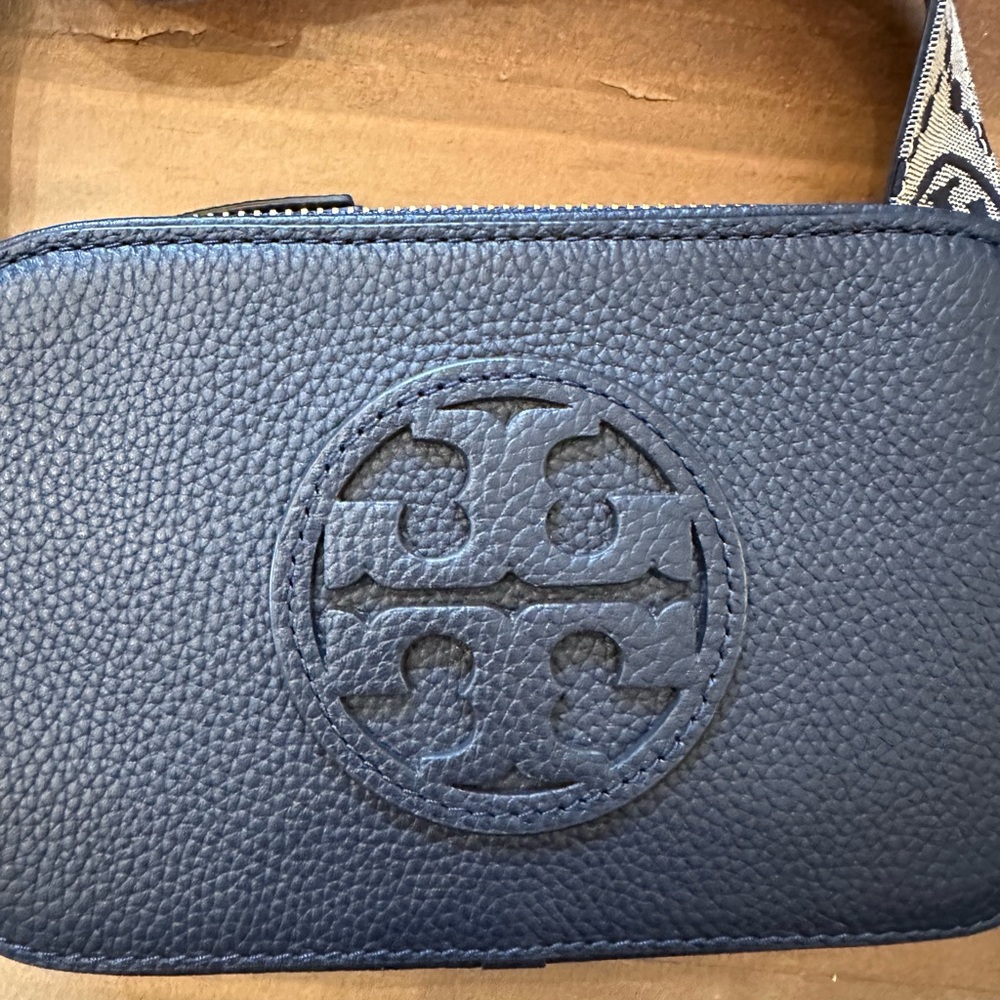 Tory Burch Black Crossbody Bag - Picture 14 of 16